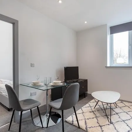 Lovely 1 Bedroom Apartment